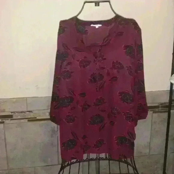 Maurice’s woman’s Top - Picture 1 of 4